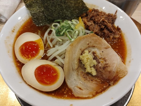 炙り味噌特製ラーメン